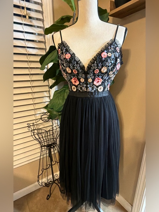 Needle & Thread Dresses & Skirts - Needle & Thread Black Strapless Floral Embroidered Tulle Dress